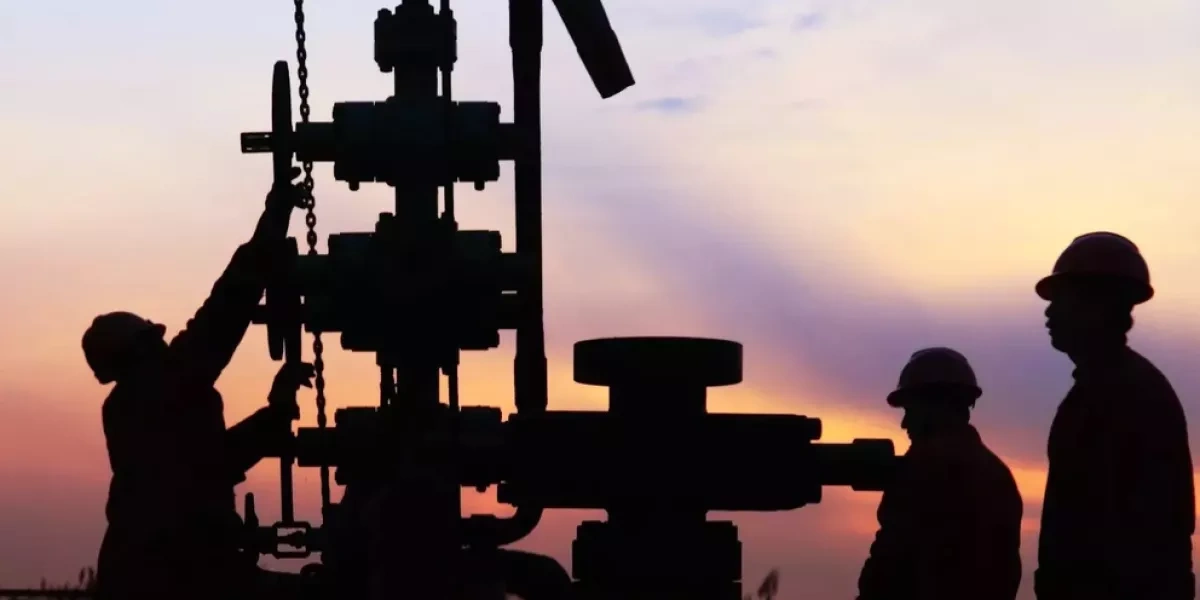 Oil prices jump 4.6% on renewed US–Iran conflict fears