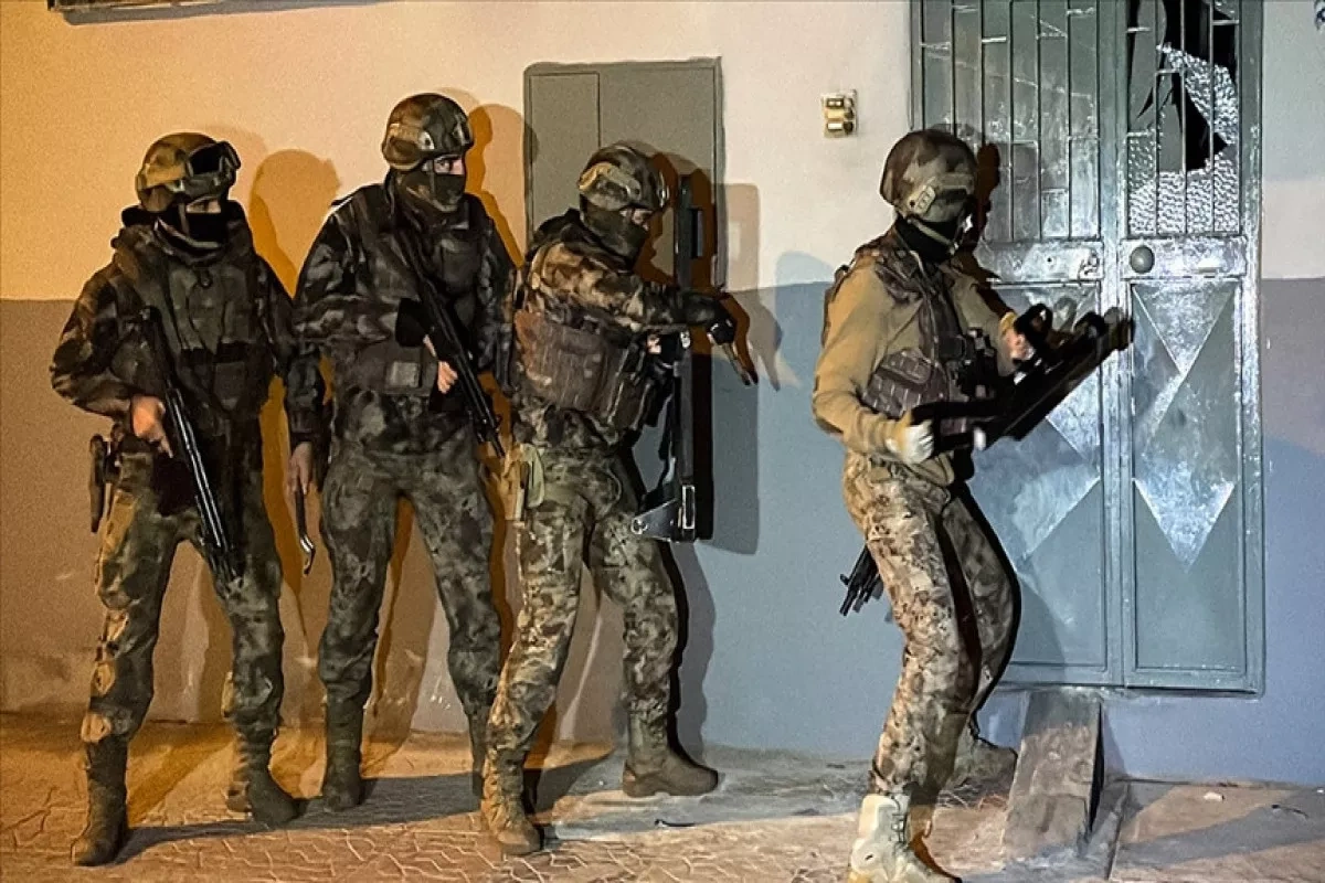 Türkiye detains 83 suspected ISIS members in raids across 28 provinces VIDEO