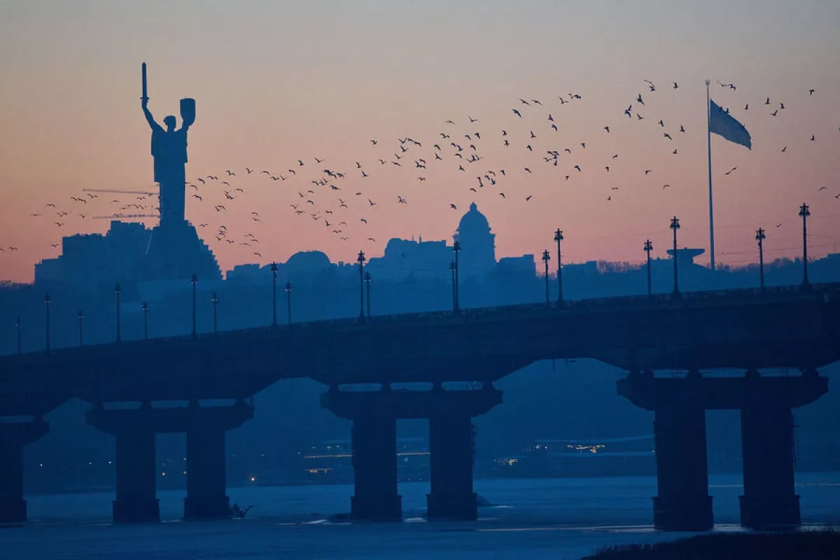 Mass blackouts hit Kyiv, leaving 800,000 consumers without electricity