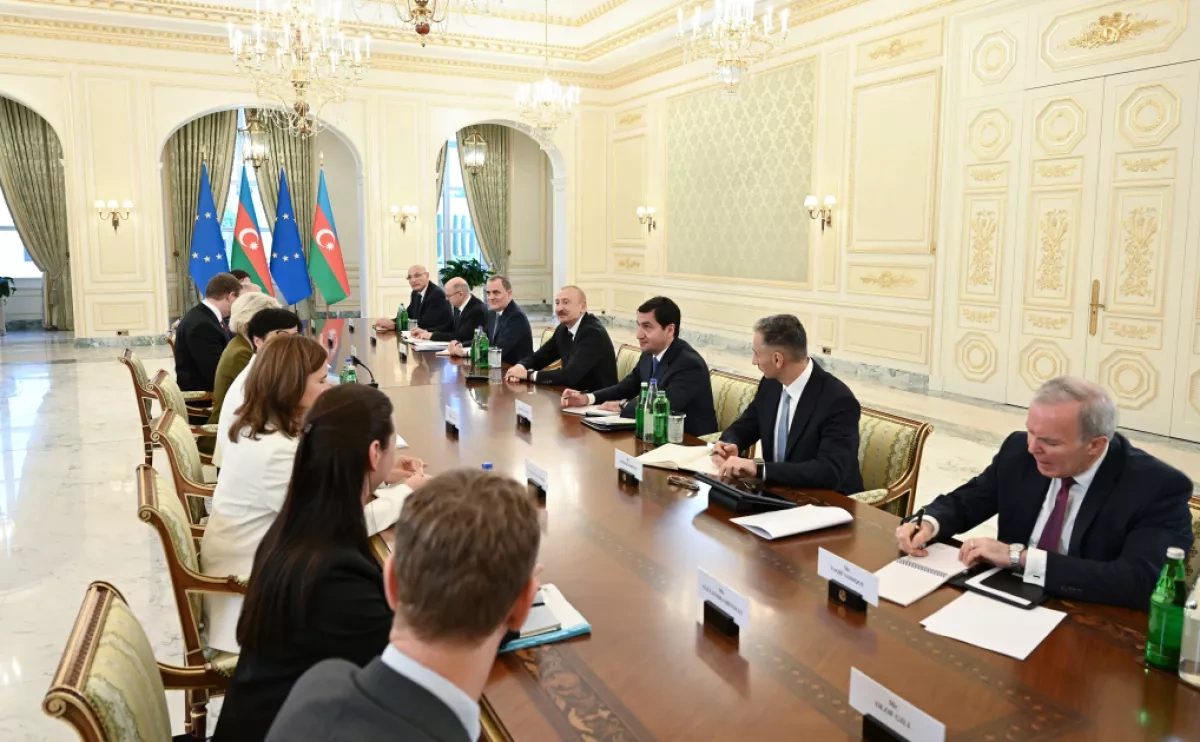 Azerbaijani president, European Commission chief held expanded meeting PHOTO
