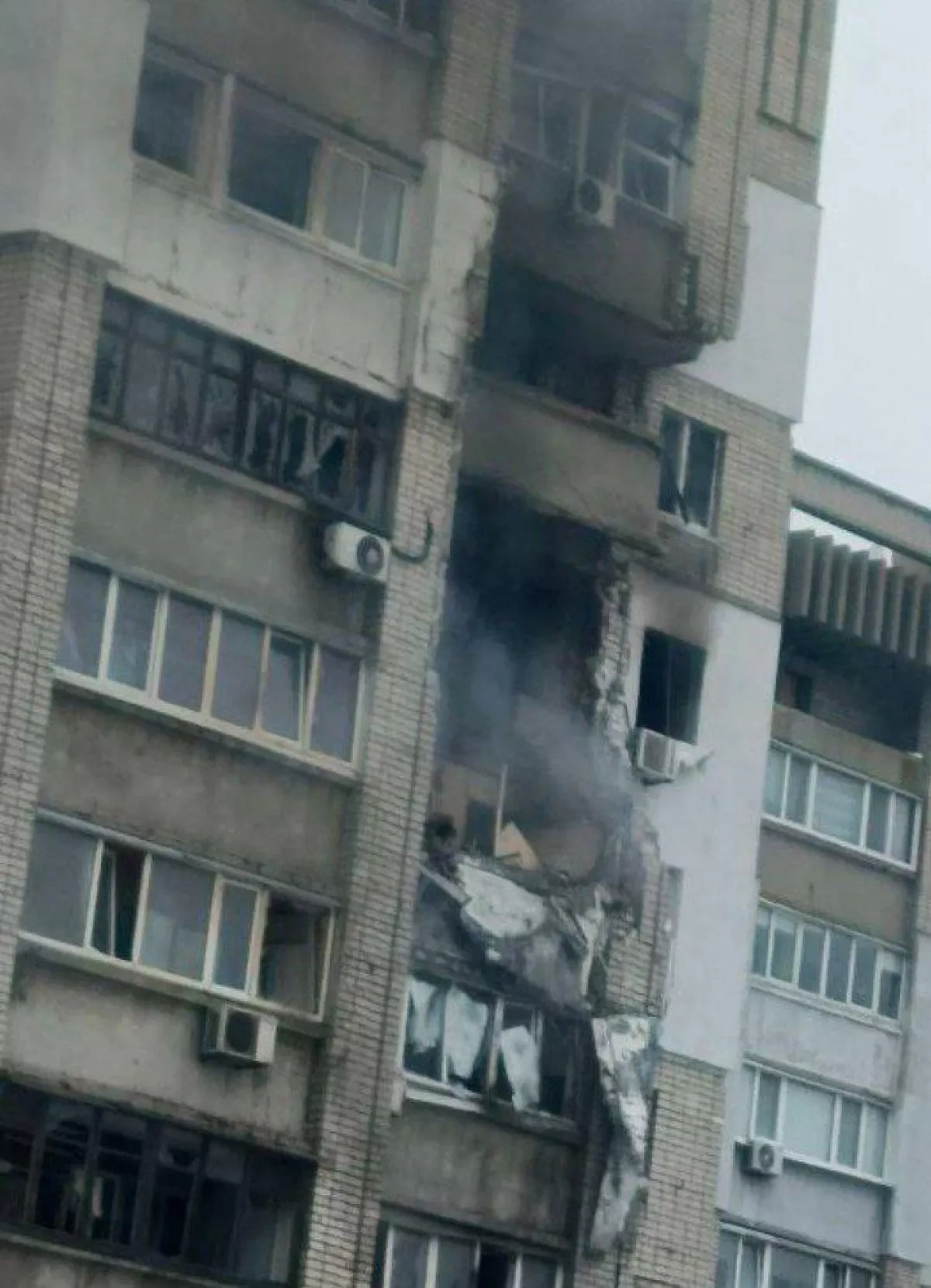 Ukraine: Residential building targeted in Dnipro, several rescued VIDEO