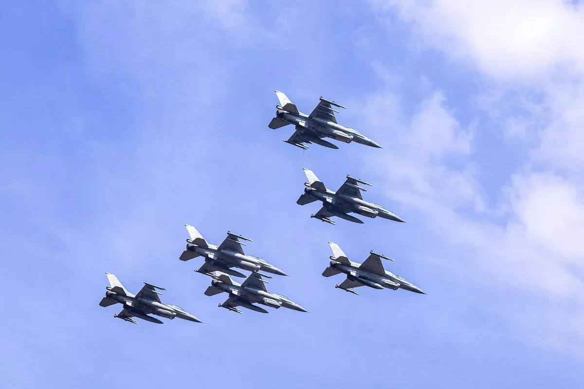 Polish Armed Forces activate air operations in response to Russian actions