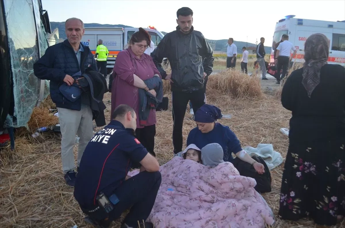 Dozens injured after bus overturns in northern Türkiye PHOTO