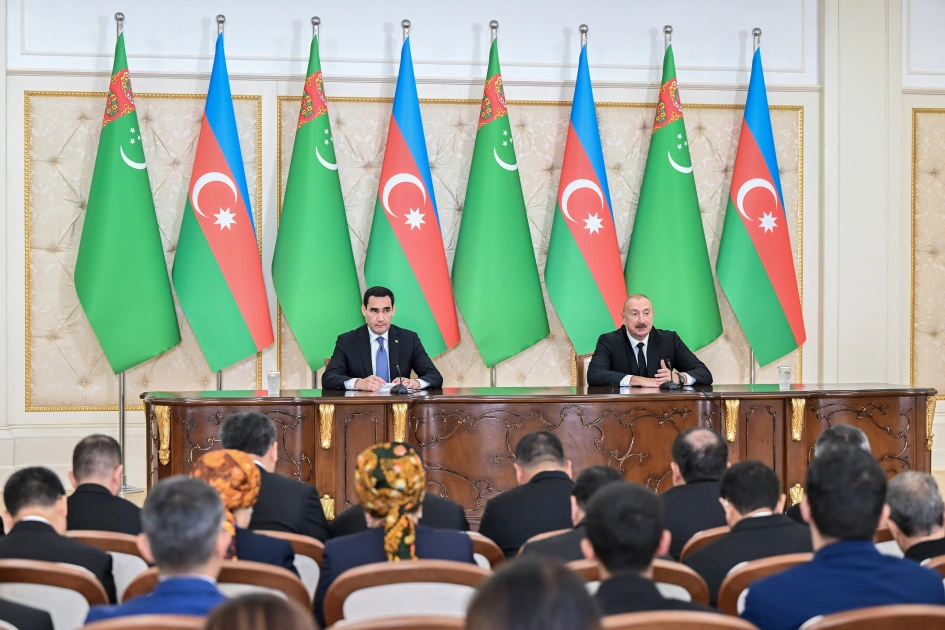 Presidents Ilham Aliyev and President of Turkmenistan delivered press statements (PHOTO)