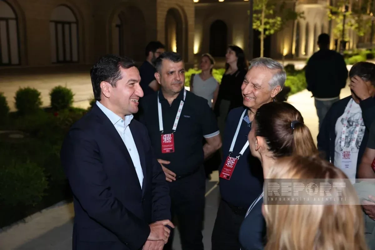 Azerbaijani presidential aide meets participants of Shusha Global Media Forum PHOTO