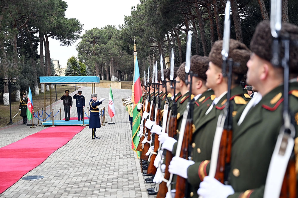 Azerbaijan's minister moots military co-op prospects with his Iranian counterpart (PHOTO)