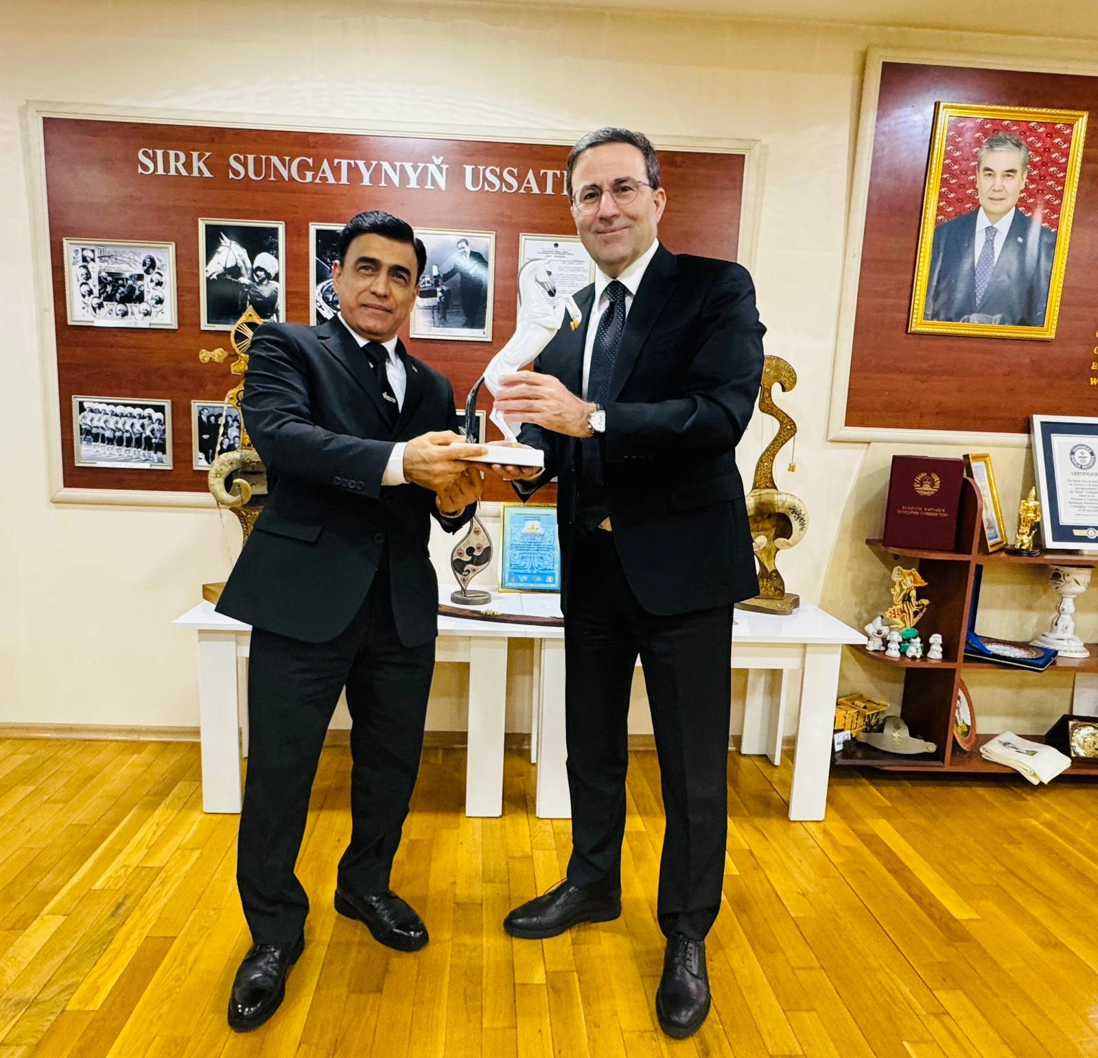 Azerbaijan and Turkmenistan discuss co-op on “Karabakh” and “Akhal-Teke” horses (FOTO)