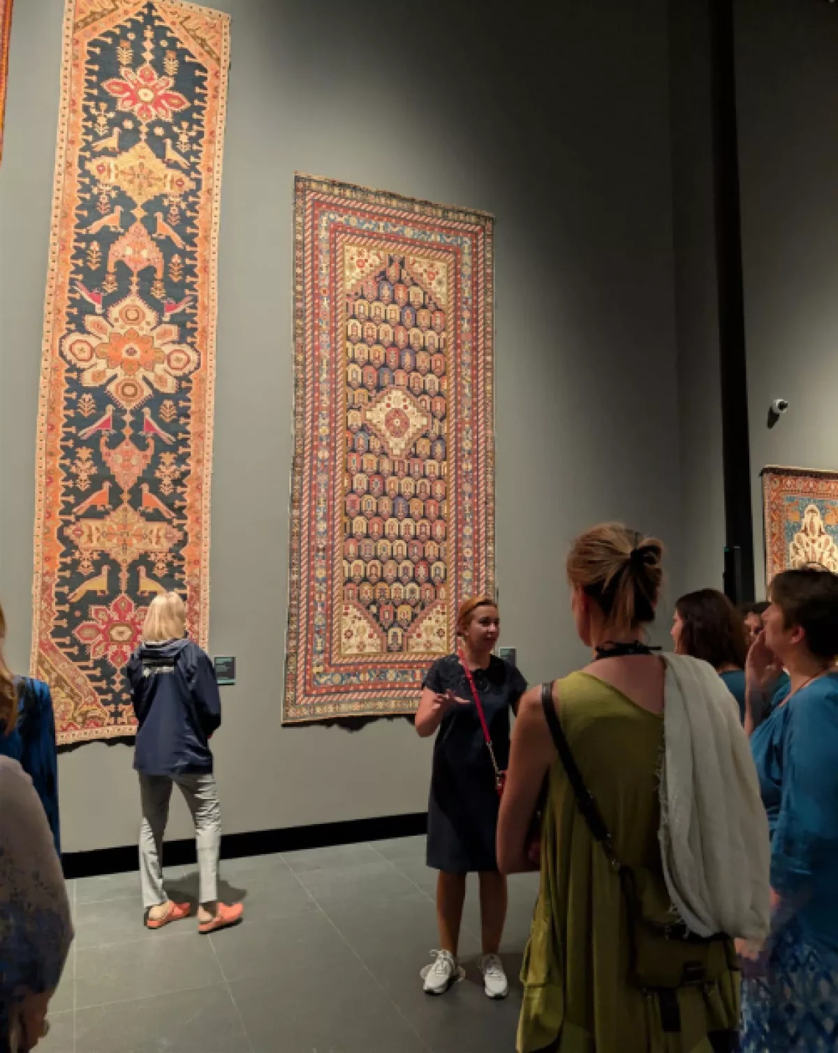Azerbaijan showcases its carpets in exhibition in Hungary PHOTO