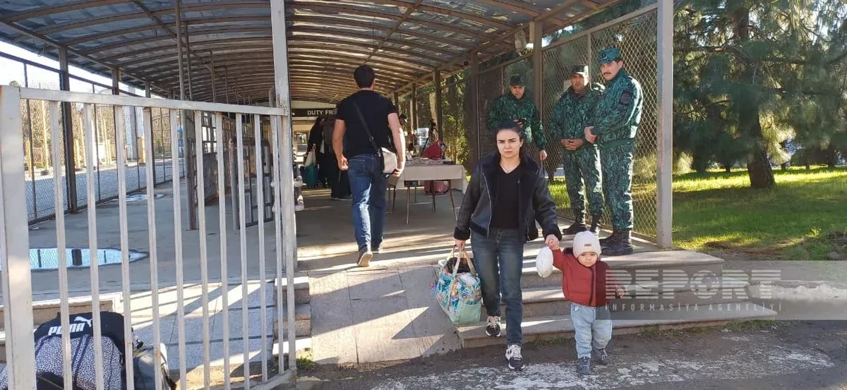 Azerbaijan's Astara checkpoint facilitates evacuation of another 50 from Iran PHOTO / UPDATED