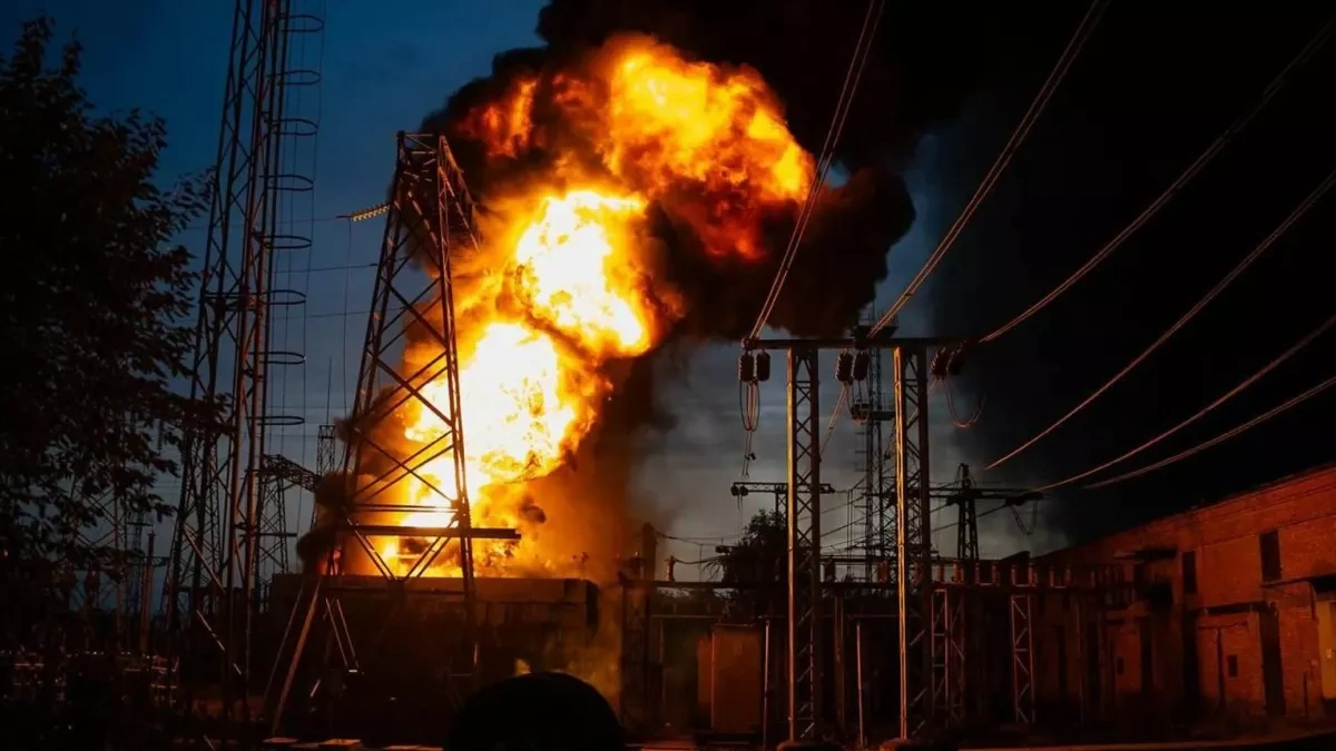 Ukraine faces massive overnight strikes on power plants, residential areas PHOTO / VIDEO