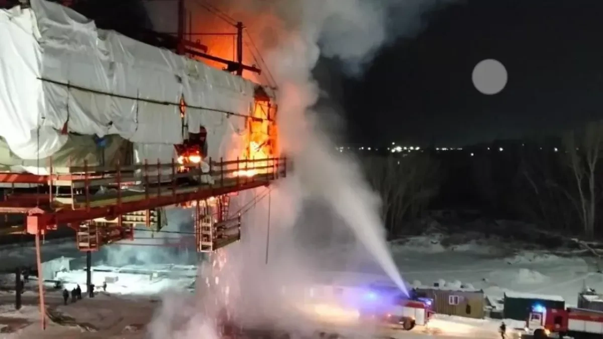 Fire erupts on bridge under construction in Kazakhstan VIDEO