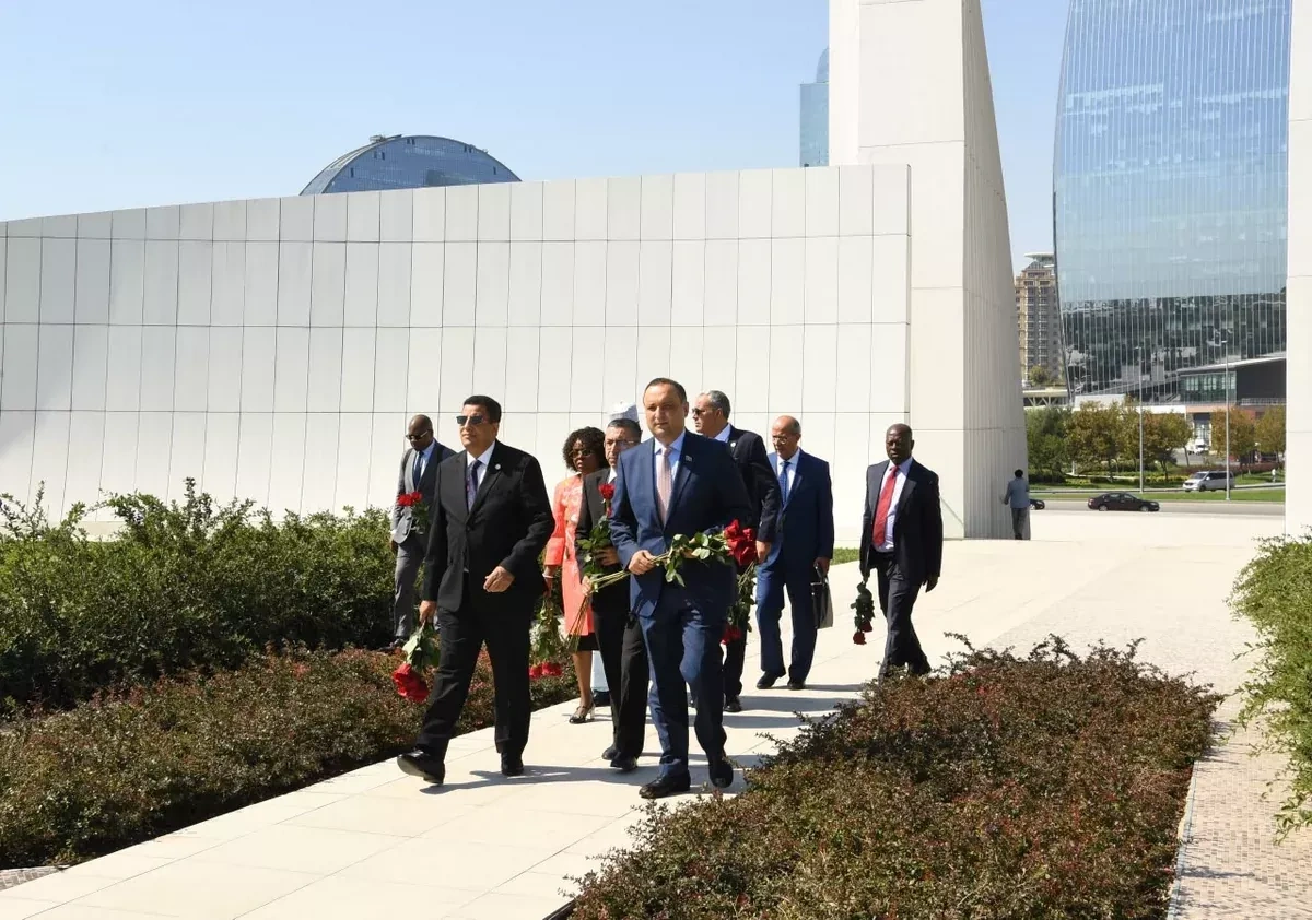 Pan-African parliament president visits Azerbaijan’s Victory Park PHOTO