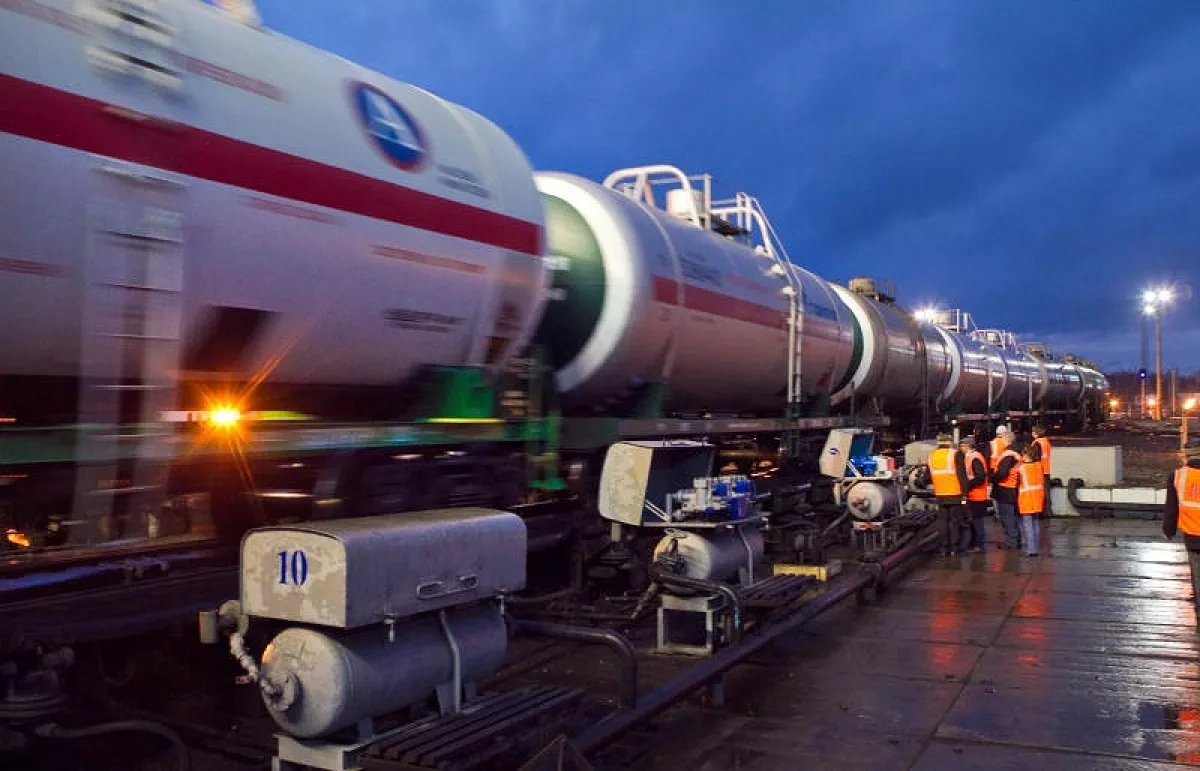 Armenia to receive Russian LNG by rail through Azerbaijan, ministry says