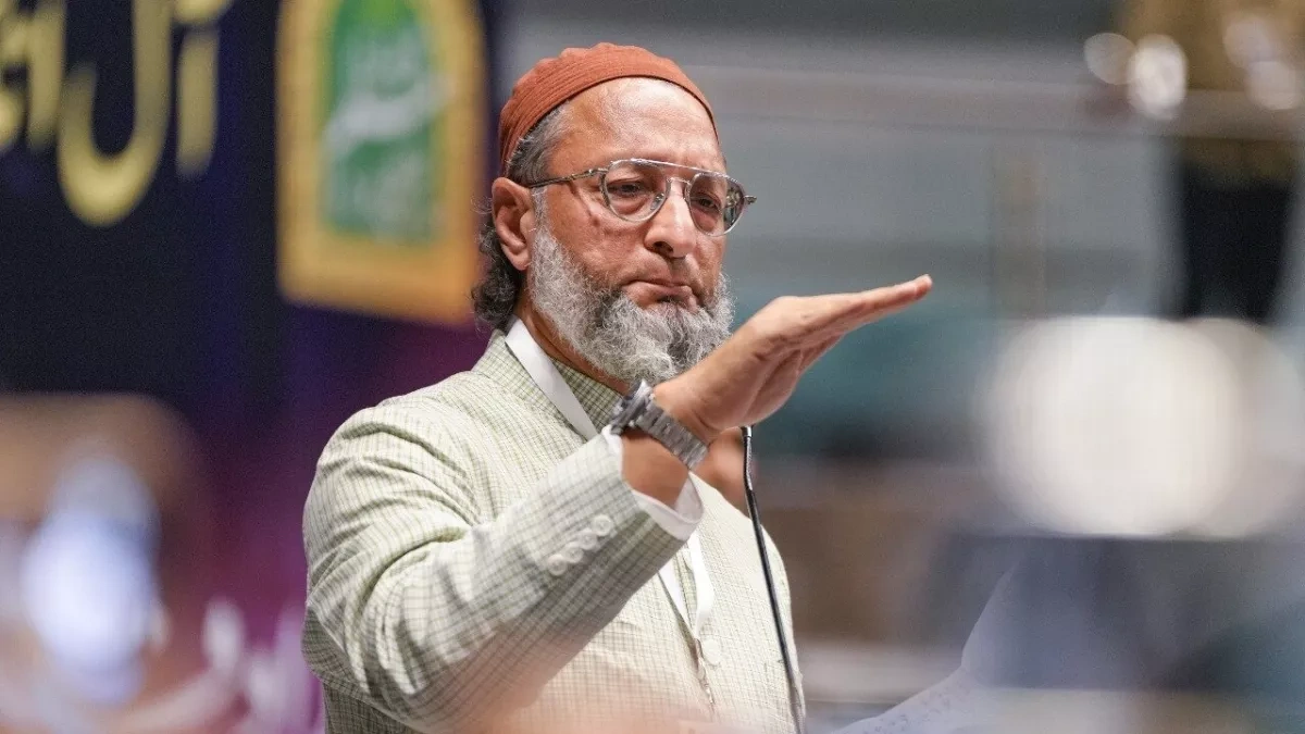 India's opposition lashes out at Modi: Muslims being forced to worship deities