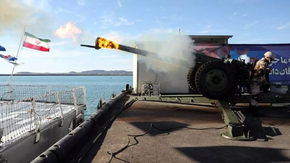 Iran navy fires warning shots at US destroyers in Gulf of Oman