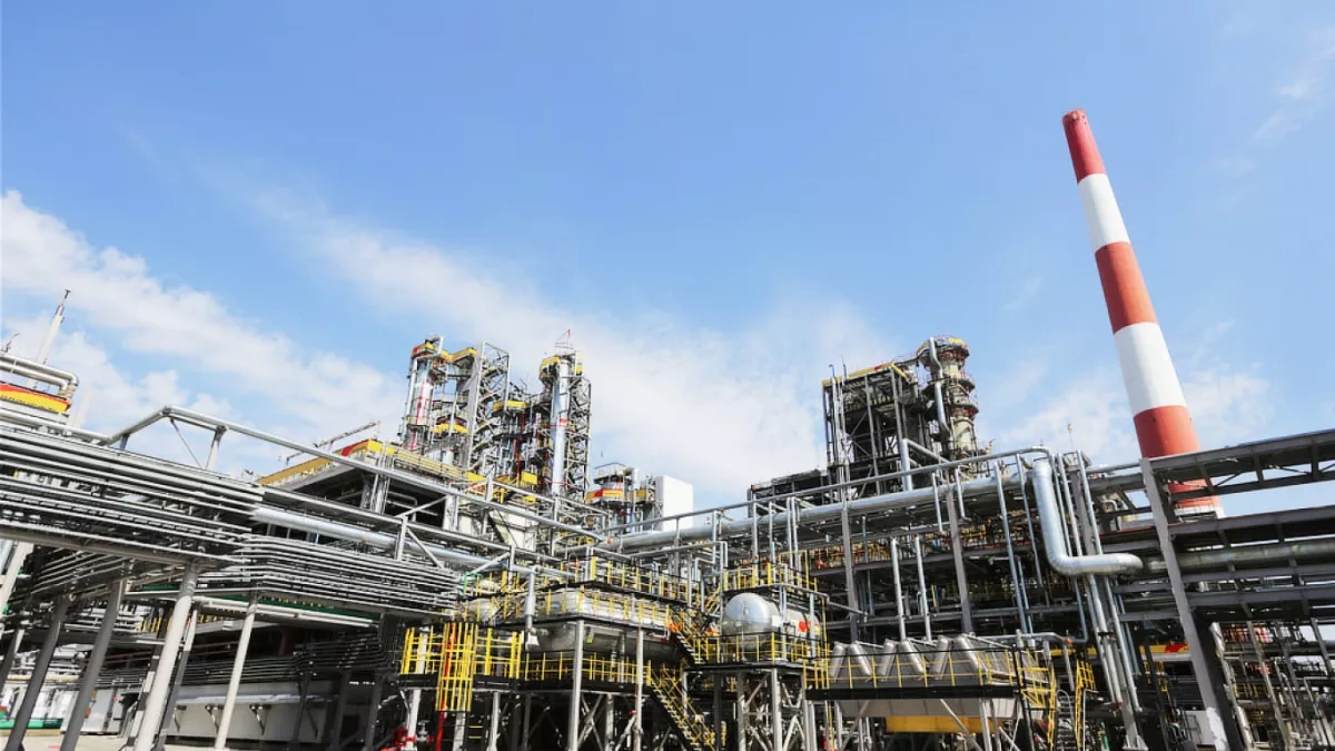 Russia’s Kuibyshev oil refinery halts operations after drone strike