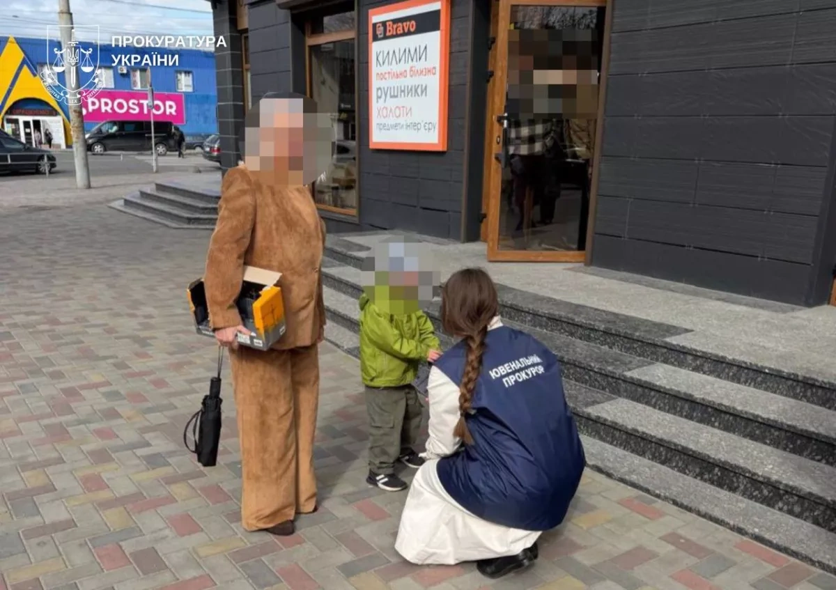 Mother in Ukraine caught attempting to sell 6-year-old son for $25,000 PHOTO