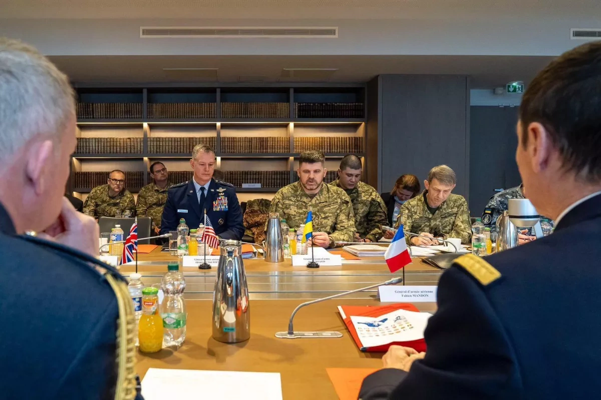 French, British, Ukrainian chiefs meet in Paris on Ukraine security guarantees PHOTO