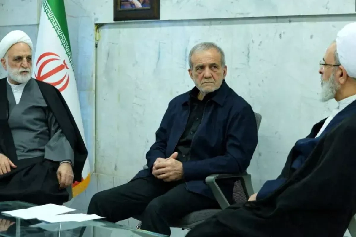 Tehran's ruling elite reportedly torn over how to continue wielding Hormuz card