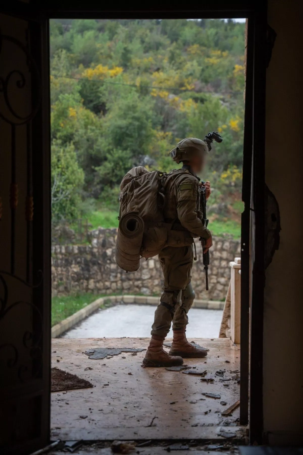 Israeli military seizes weapons, strikes "Hezbollah infrastructure" in Lebanon Photo