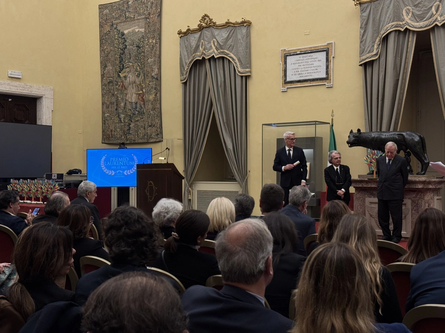 Heydar Aliyev Foundation receives prestigious Italian Laurentum Prize (PHOTO)