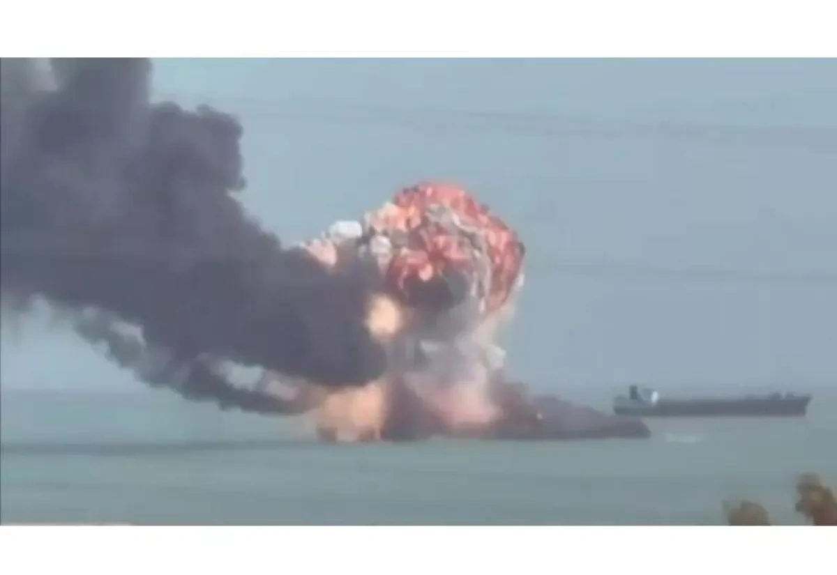 US-Israeli strike on Iranian port destroys 16 commercial vessels updated