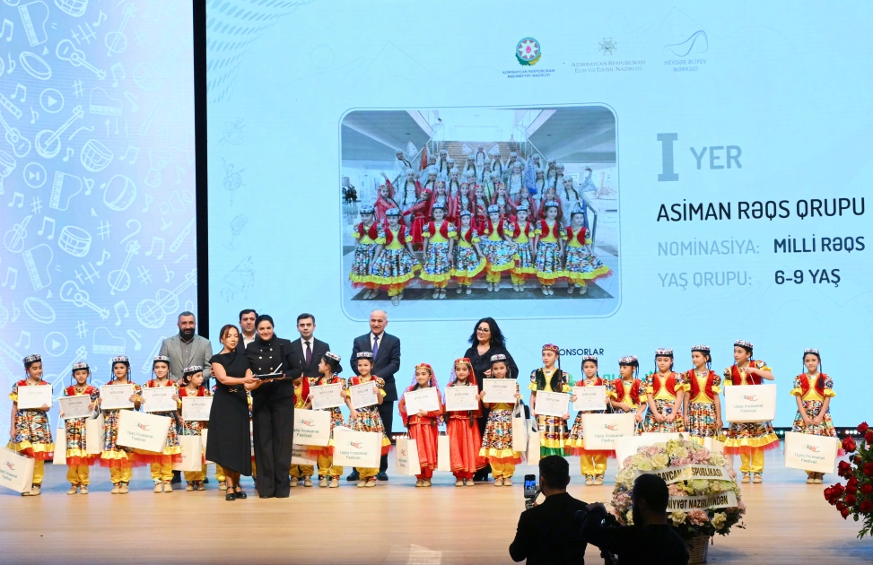 Heydar Aliyev Foundation VP Leyla Aliyeva and Alena Aliyeva attend awarding ceremony of Children’s Art Contest (PHOTO)