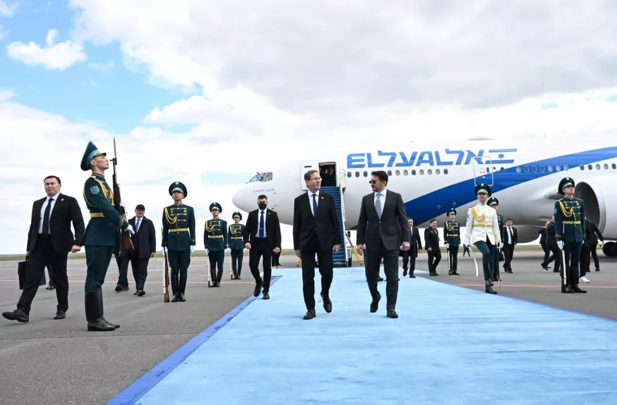 Israeli president lands in Kazakhstan for official visit