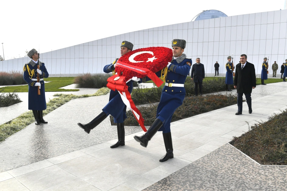 Turkish Vice President visits Victory Park in Azerbaijan's Baku (PHOTO)