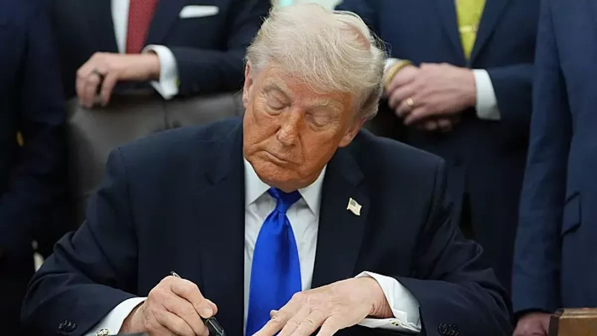 Trump announces planned 25% tariff on EU cars, trucks