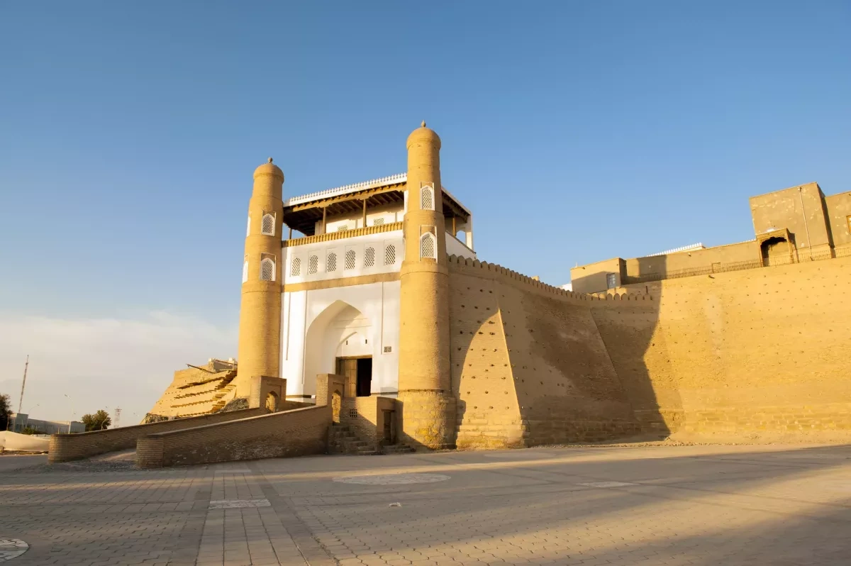 Azerbaijani delegation visits Ark fortress in Uzbekistan's Bukhara VIDEO