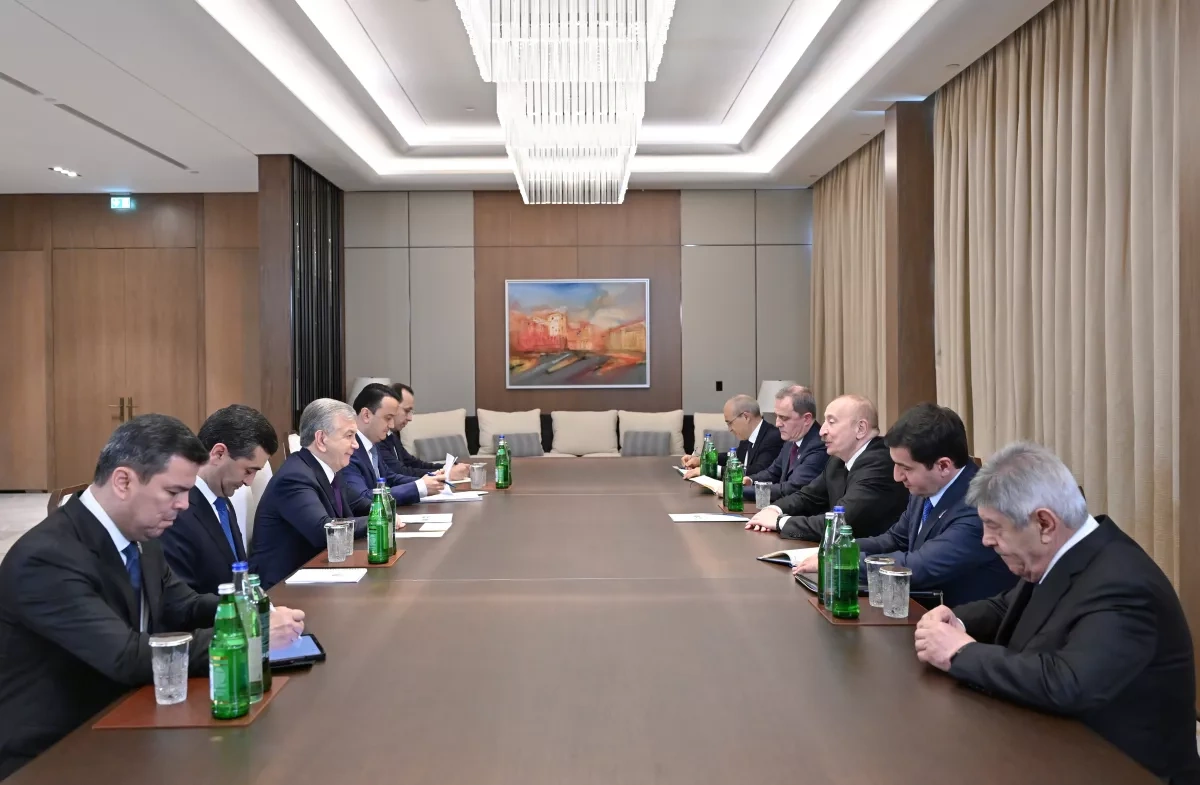 Azerbaijani president holds talks with Uzbek counterpart PHOTO