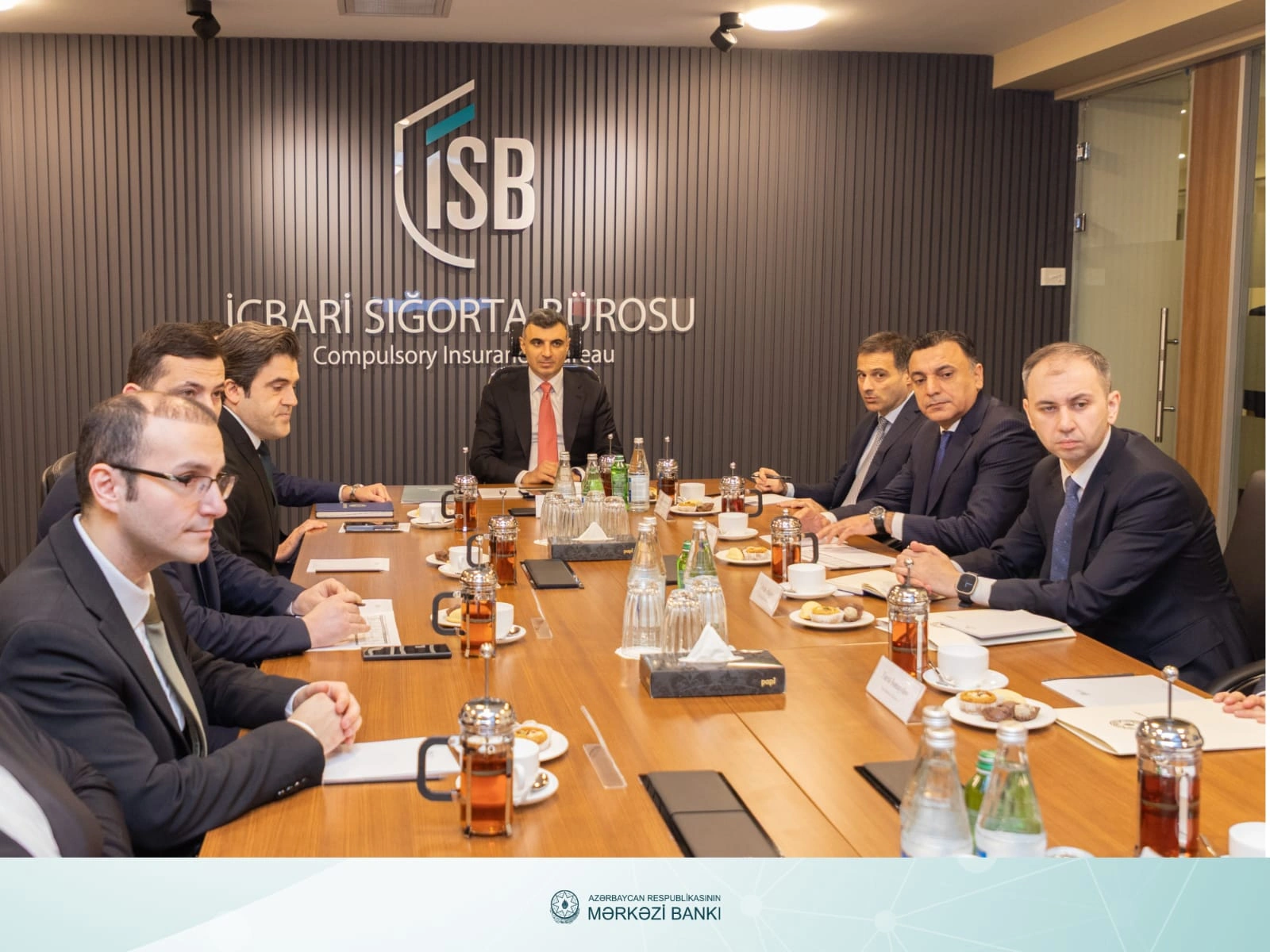 Azerbaijan discusses strengthening insurance market sustainability