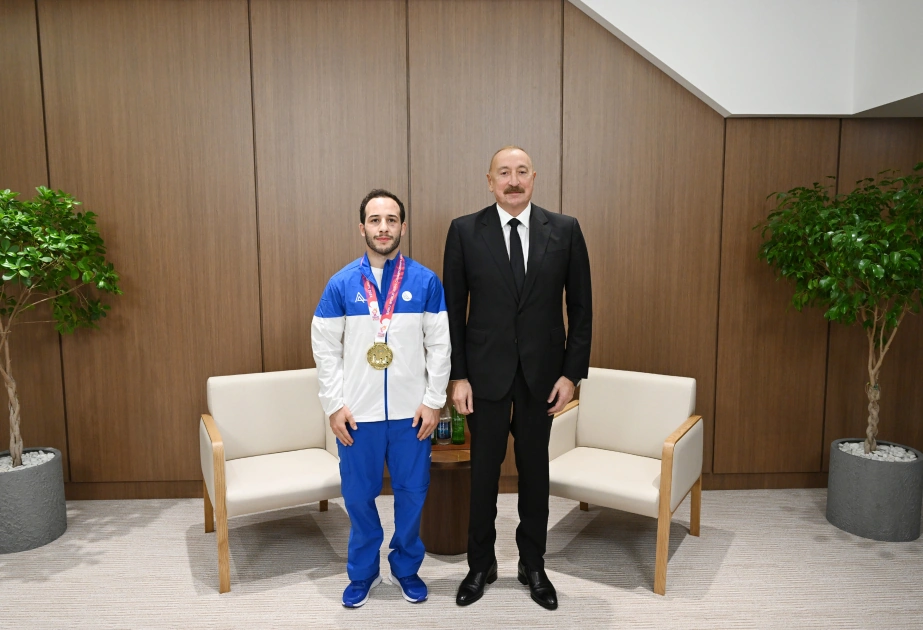 President Ilham Aliyev's sincere dialogue with Azerbaijani judoka Ahmad Yusifov (PHOTO)