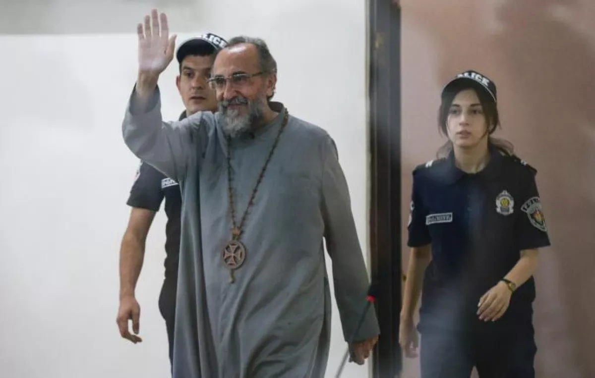 Armenian court orders fresh review of Archbishop Ajapahyan case, lifts house arrest