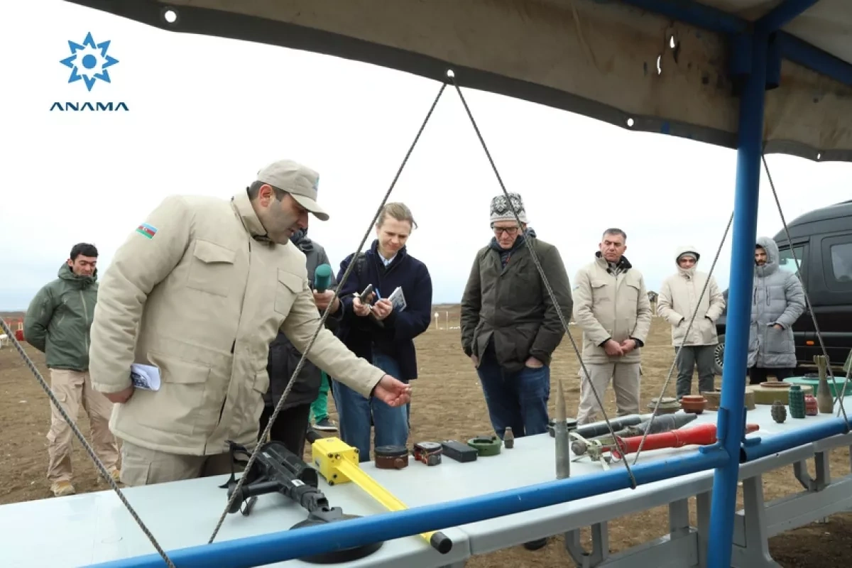 Foreign media reps briefed on humanitarian demining in Karabakh PHOTO