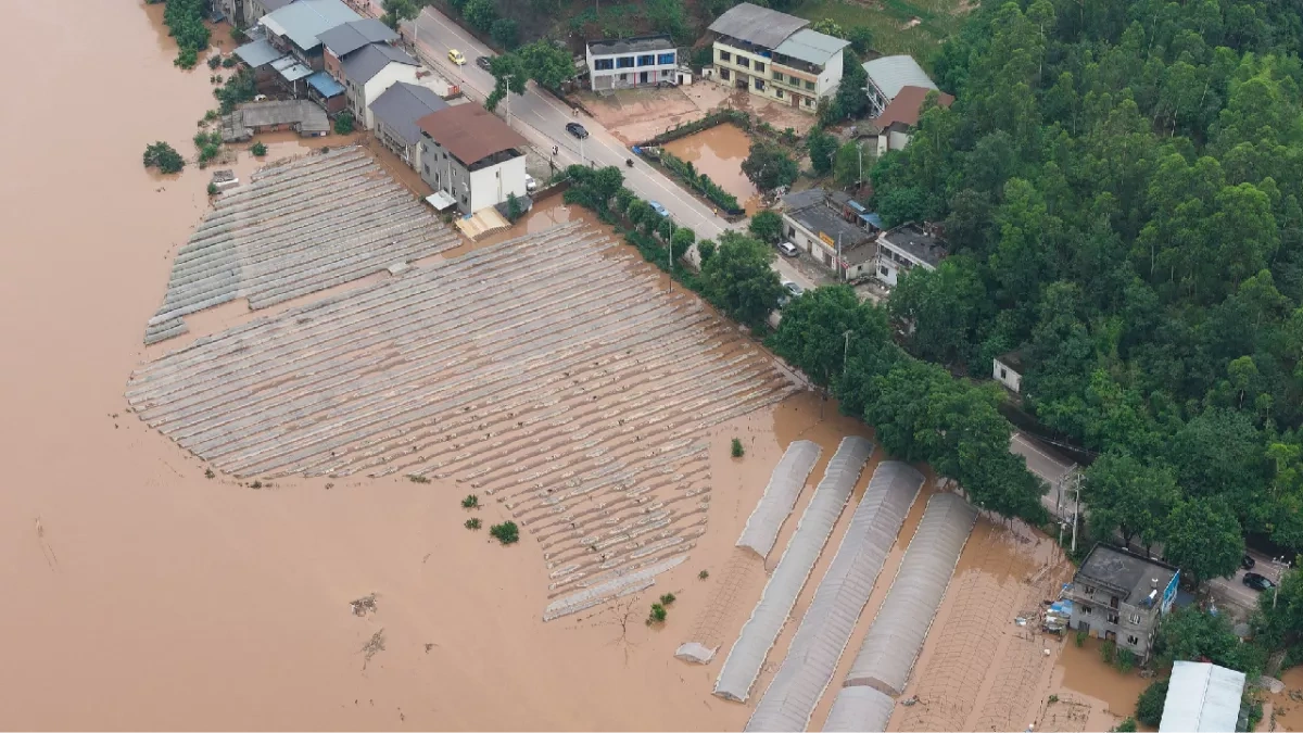 Deadly floods, landslides leave nine dead, 11 missing in China PHOTO