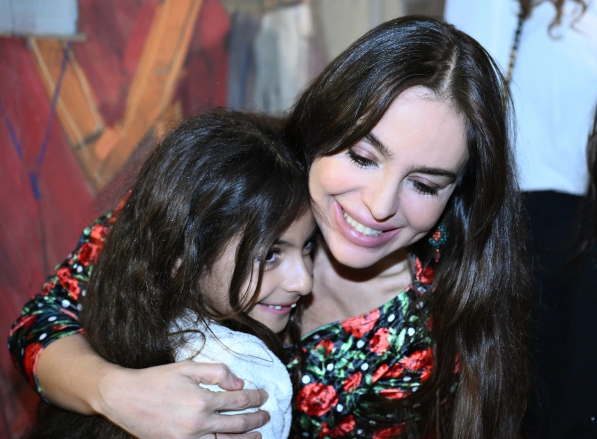 Leyla Aliyeva and Alena Aliyeva attend “ENGRAM” exhibition at Museum of Azerbaijani Painting (PHOTO)