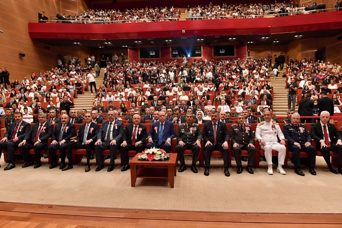 Azerbaijani defence chief visits Türkiye, attends military graduation PHOTO