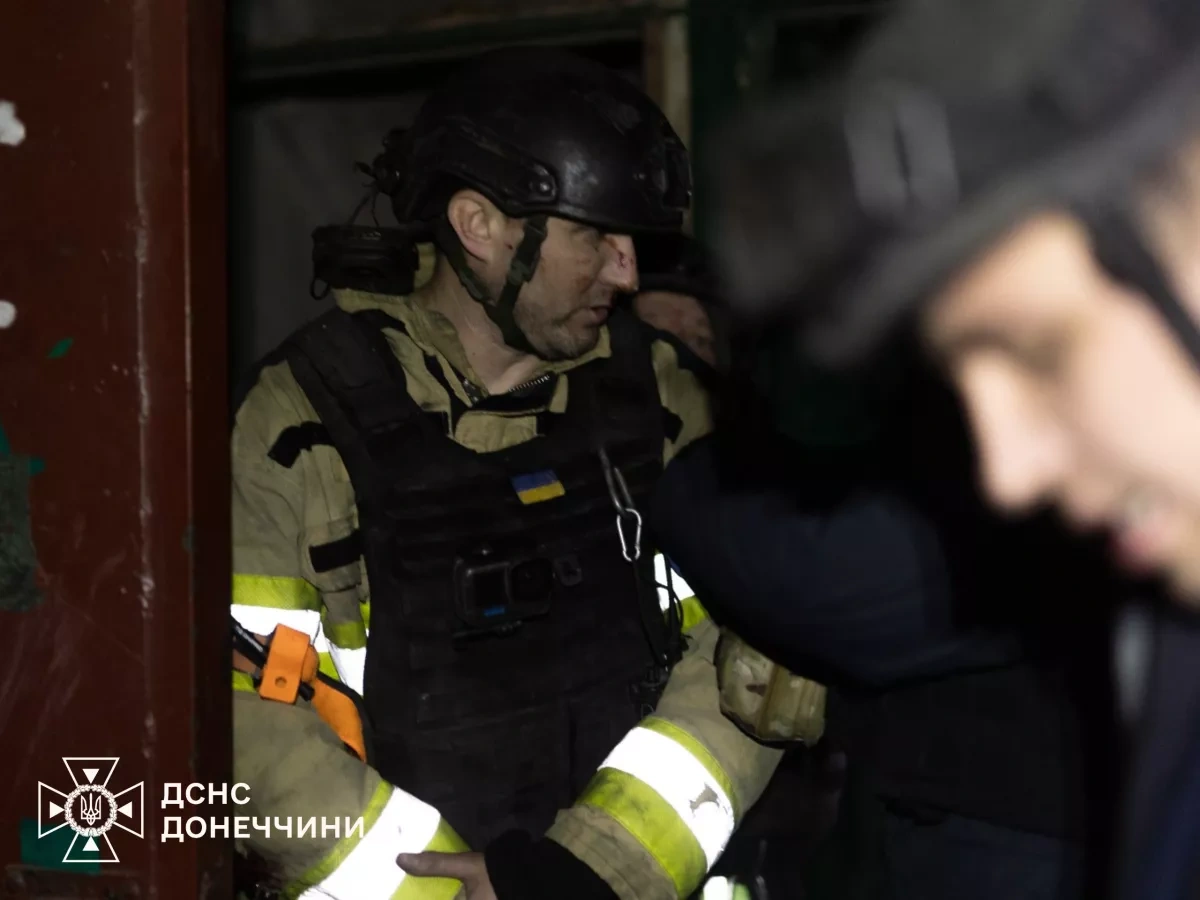 Russian FPV drone strikes rescuers in Ukrainian city PHOTO