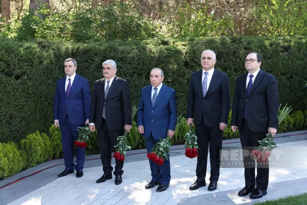 Officials pay tribute to National Leader Heydar Aliyev on his 103rd birth anniversary PHOTO