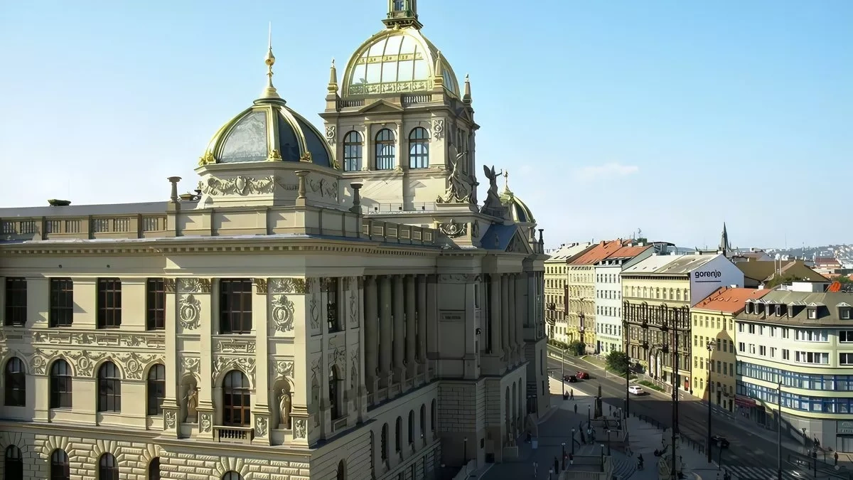 Czech police nab suspect over planned attack on Russian House VIDEO