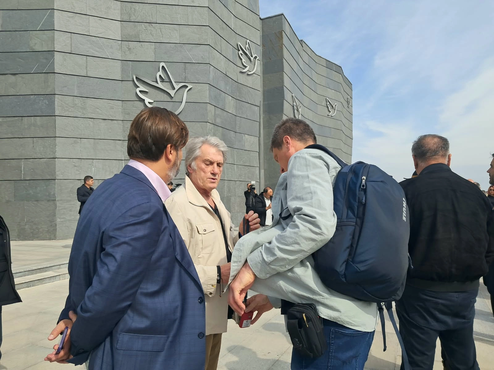 International conference participants visit Khojaly Genocide Memorial (PHOTO)