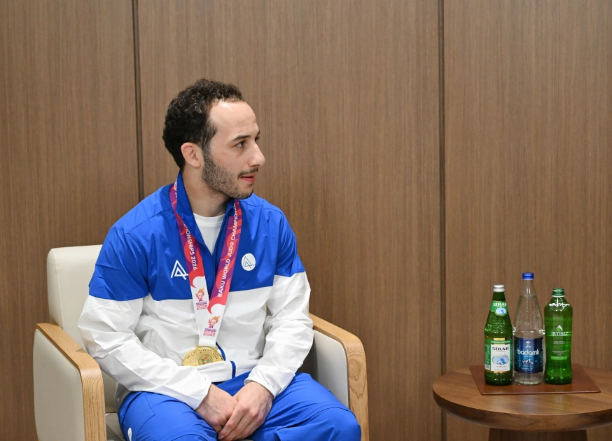 President Ilham Aliyev's sincere dialogue with Azerbaijani judoka Ahmad Yusifov (PHOTO)