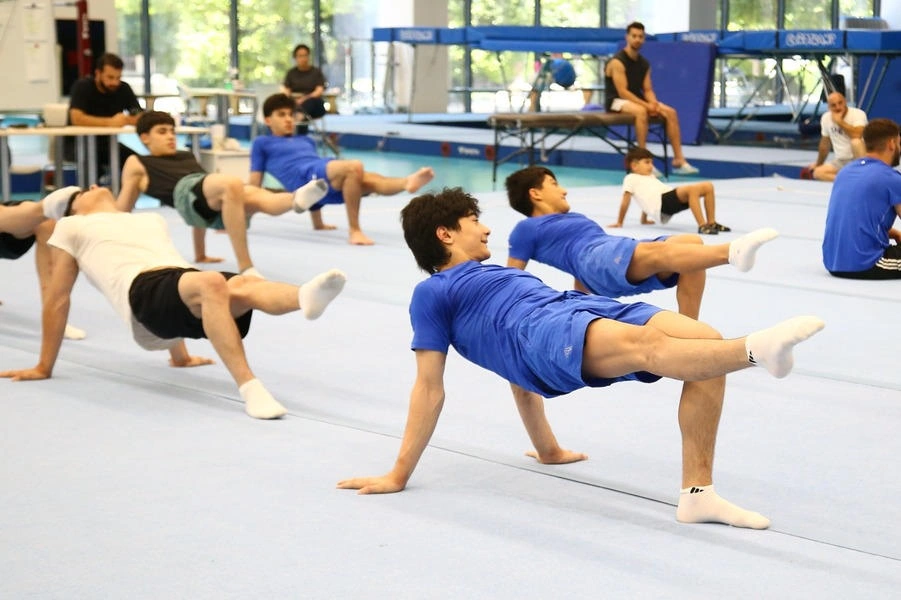 Olympic medalist Matteo Morandi holds master class for Azerbaijani gymnasts (PHOTO)