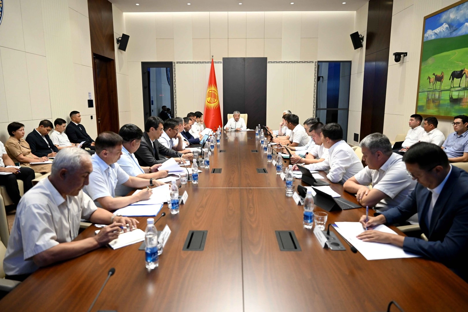 Kyrgyzstan holds meeting on ensuring stable fuel supplies to market
