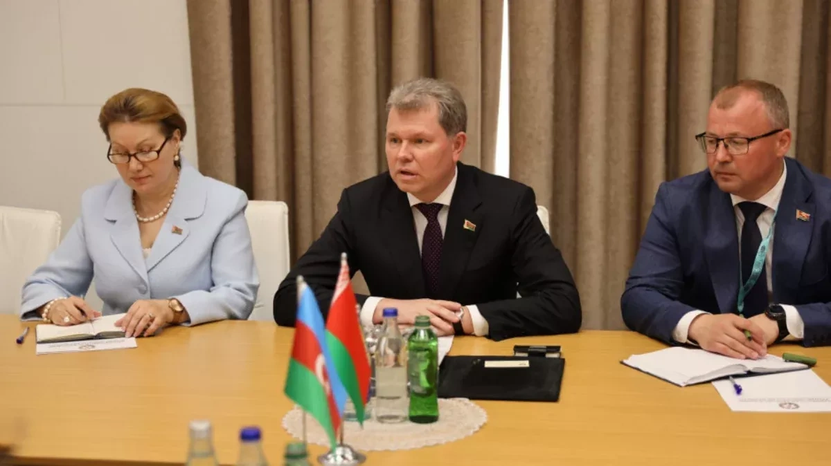 Azerbaijan, Belarus discuss construction, safety cooperation on WUF13 sidelines PHOTO
