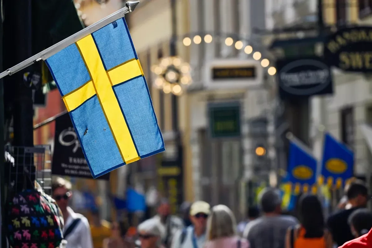 Sweden's economic dilemma: To keep krona or join euro