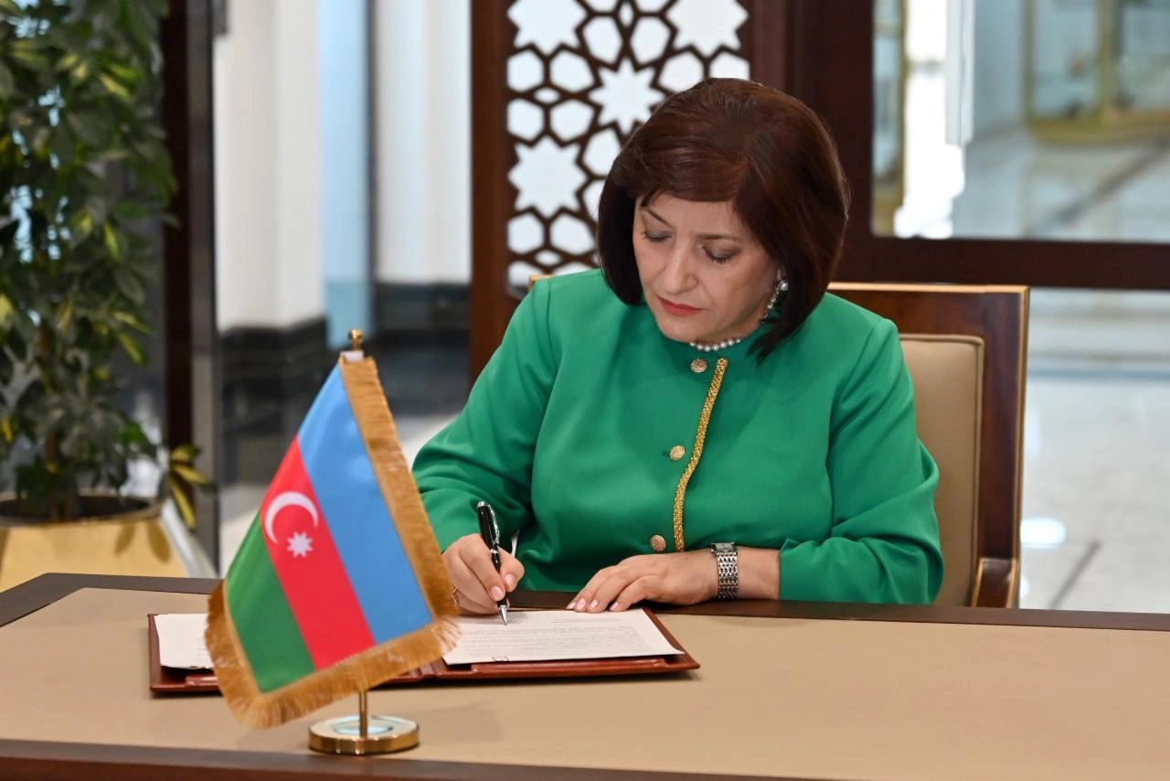 Memorandum of Understanding is signed between Azerbaijani Parliament and Council of Representatives of Kingdom of Bahrain (PHOTO)