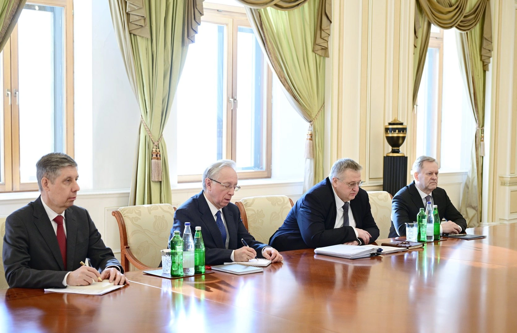 President Ilham Aliyev meets Russian Deputy Prime Minister (PHOTO)